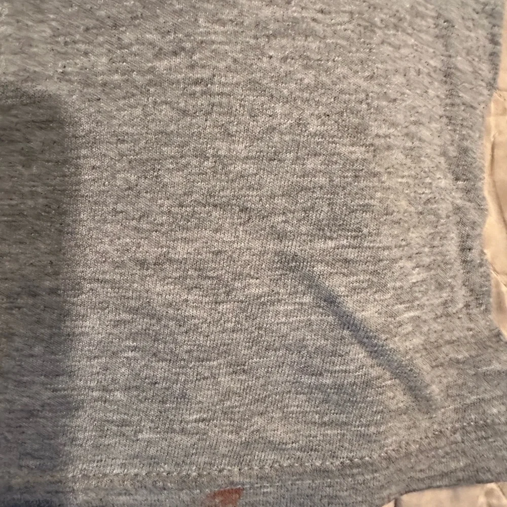 Gray Jerzee’s Men Sleeveless Top-Size- Large - Picture 2 of 8